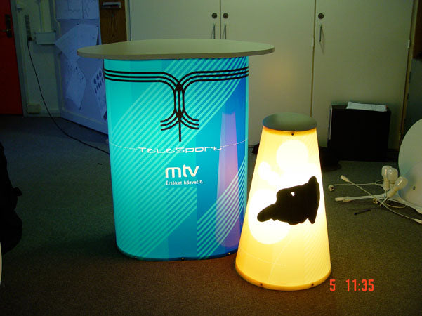 Lumaline, Meeting Table