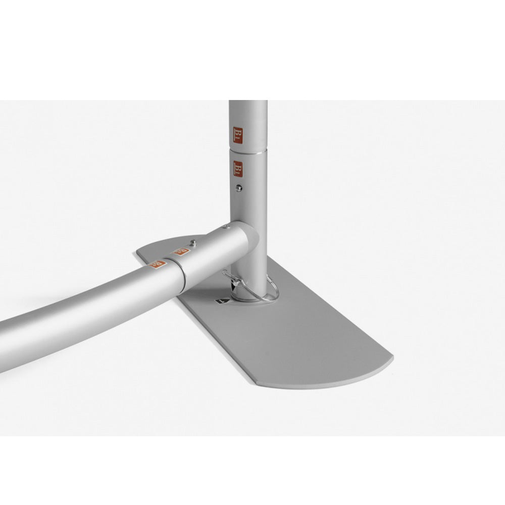 Serpentine mässvägg med stretchtyg