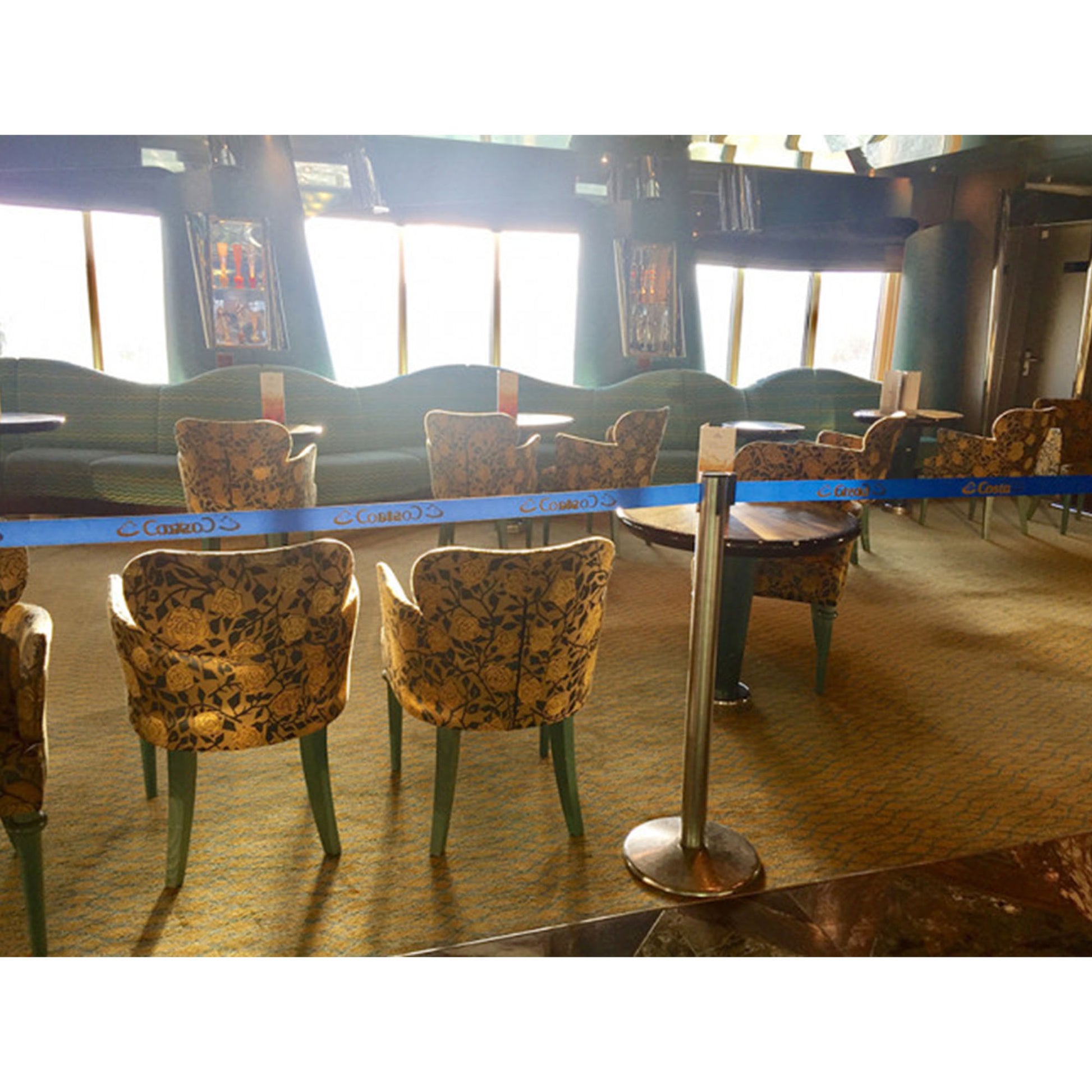 Avspärrningsstolpar silver med band 