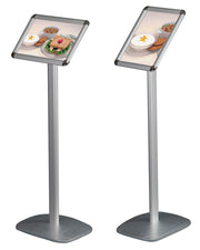 Infoställ med tavla