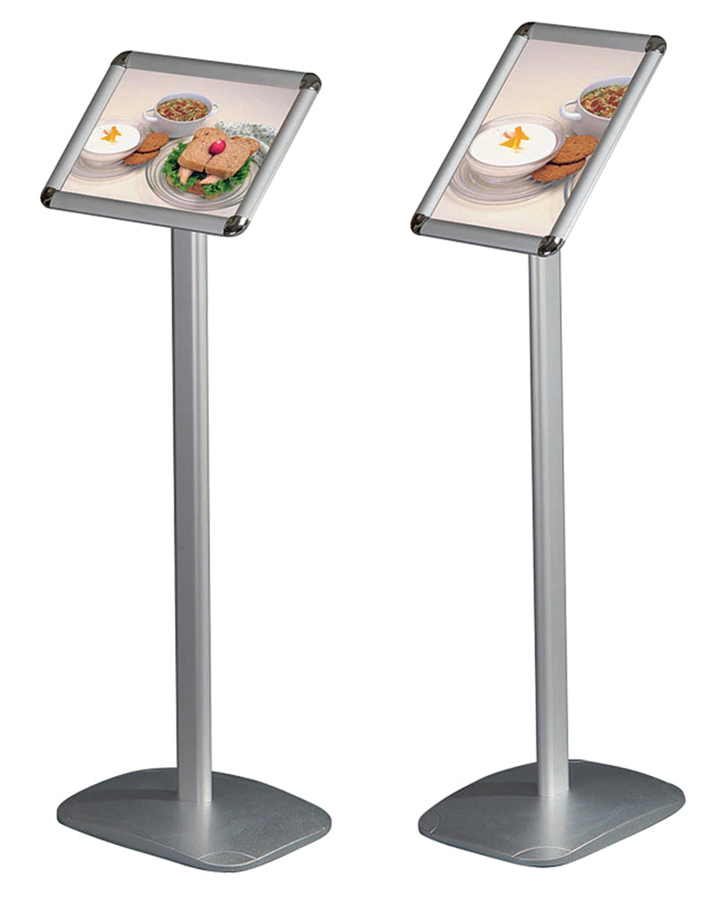 Infoställ med tavla