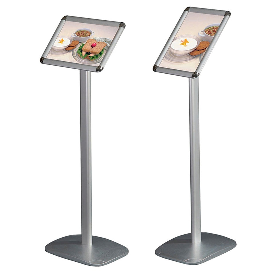 Infoställ med tavla