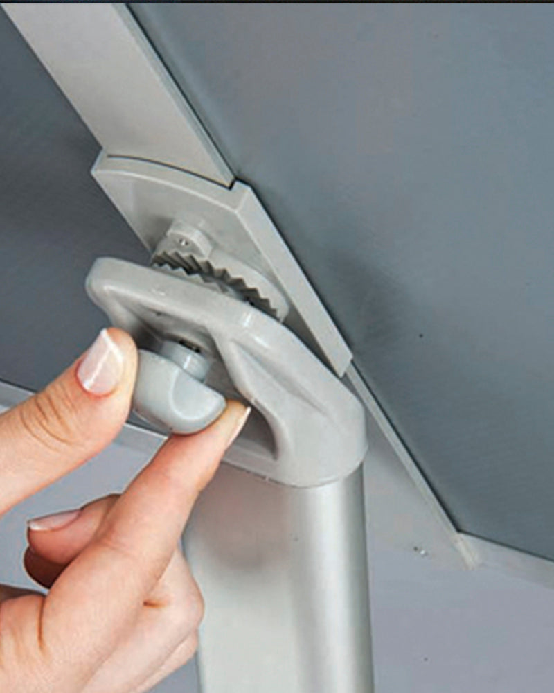 Infoställ med tavla