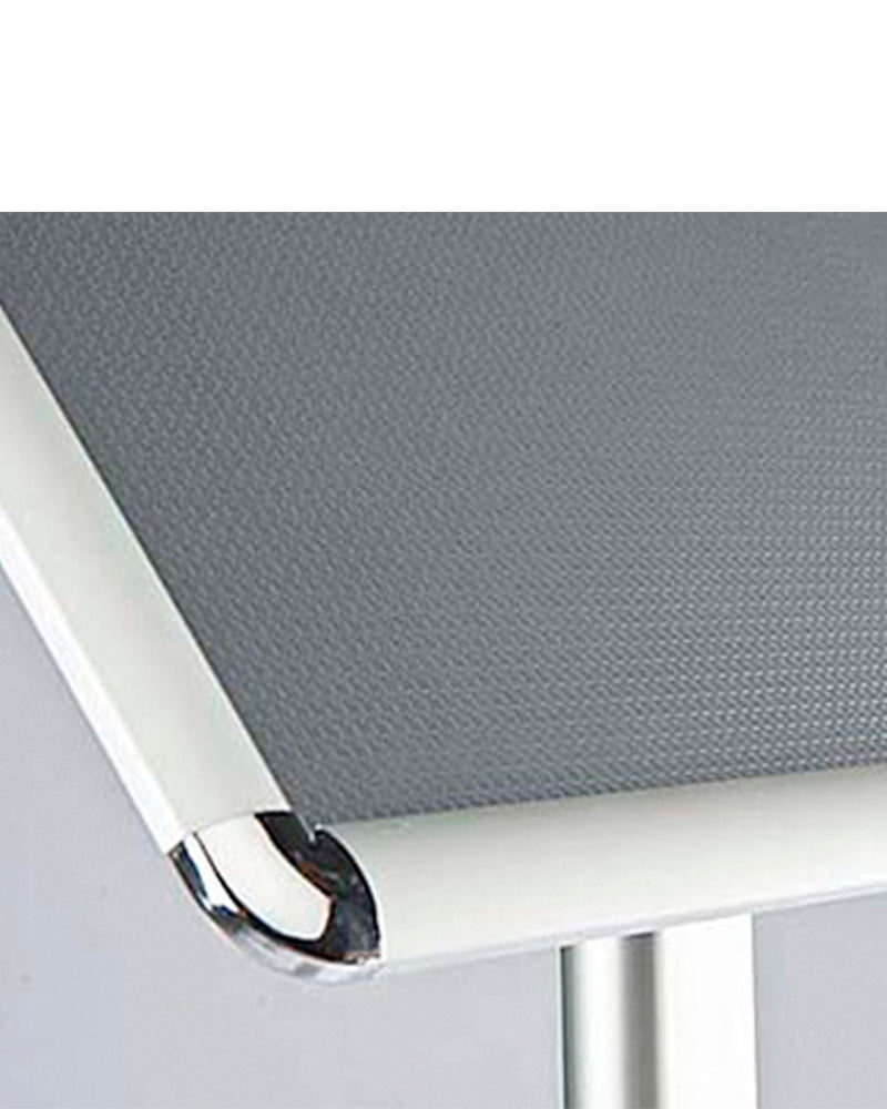 Infoställ med tavla