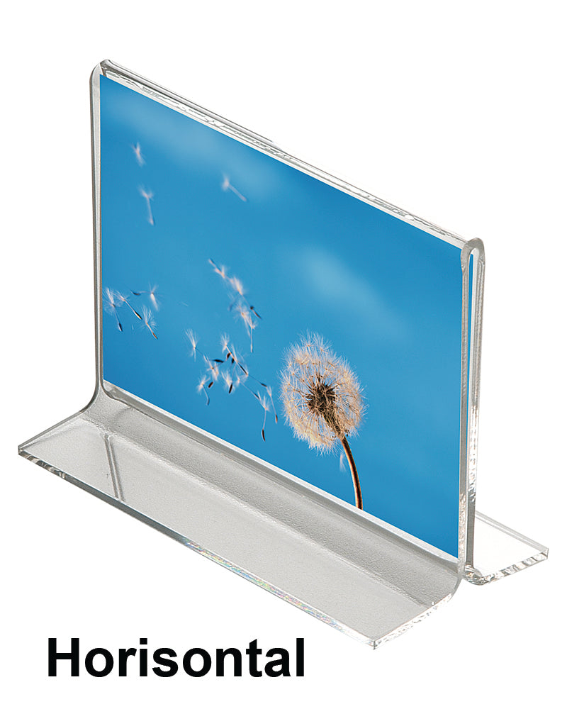 T-formad akryl menyhållare med meny - visar användning på restaurang eller café