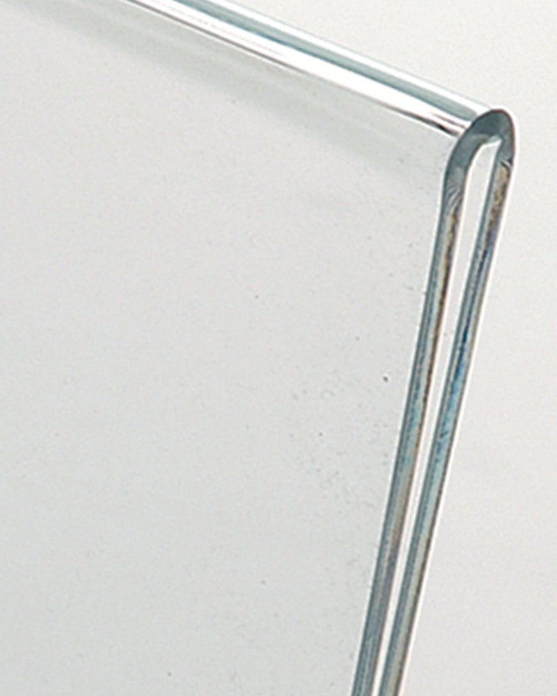 Närbild på akryl menyhållare - kristallklar finish för professionell presentation